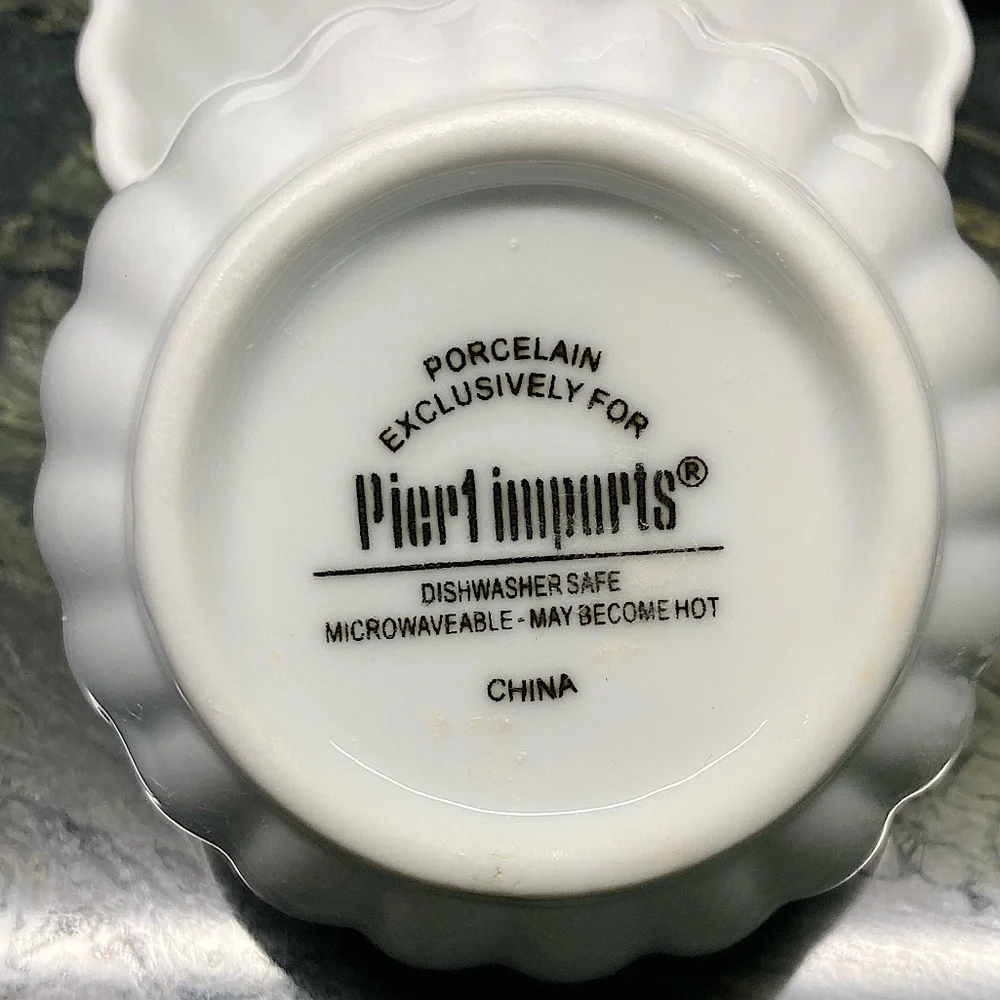 Pier 1 White Porcelain Scalloped Elegant Mini Bowls Set of 4 New